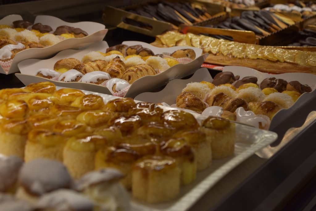 La Cruzada, la mejor pastelería en Granada con productos frescos y deliciosos.